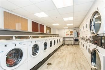 1 bed, 1 bath, 870 sqft, $3,000, Unit 218