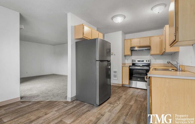 2 beds, 2 baths, 912 sqft, $1,499, Unit 23