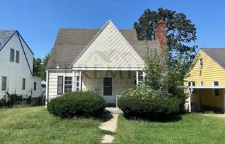 6328 College Ave, Kansas City, MO 64132/ $200 OFF LOOK and LEASE Special3 bd/1.5 bath house - Kansas City - Rent -$1375