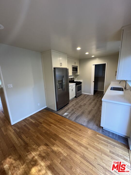 676 BIENVENEDA AVE