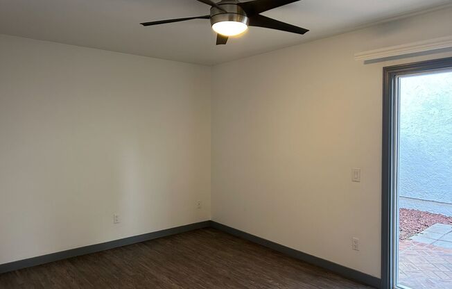 2 beds, 1 bath, 920 sqft, $3,110, Unit A071