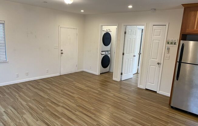 Cozy 1 Bedroom, 1 Bath Gem