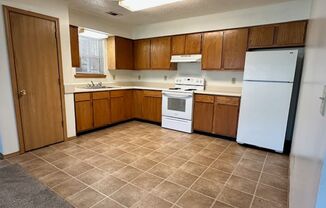 3 beds, 2 baths, $625, Unit 24