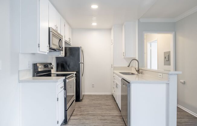 1 bed, 1 bath, 695 sqft, $1,848, Unit 220