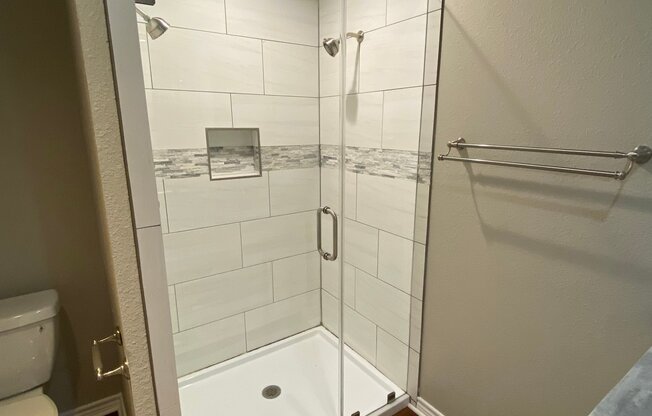 2118 BURNET