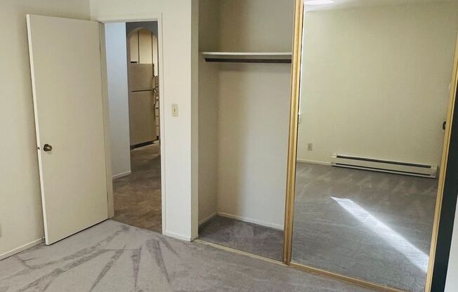 2 beds, 1 bath, $3,000, Unit Unit 133
