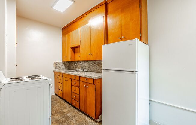 Studio, 1 bath, $1,215