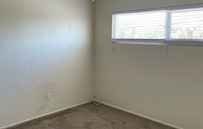 2 beds, 1 bath, $2,300