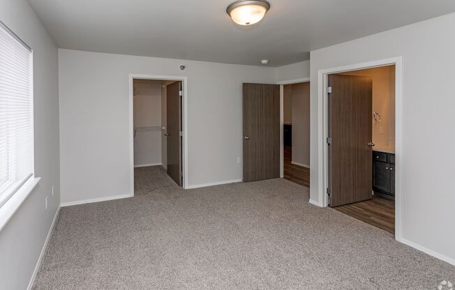 3 beds, 2 baths, 1,263 sqft, $1,525, Unit 4711-231
