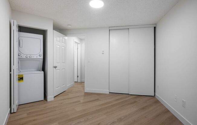 2 beds, 1 bath, 815 sqft, $2,220, Unit 105