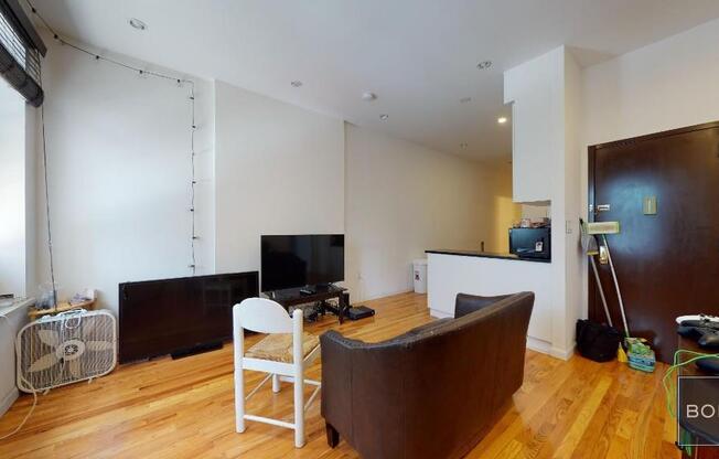 1413 2 AVE