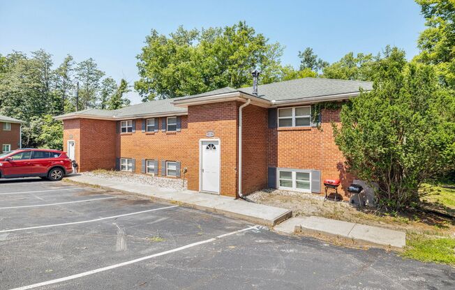 2 beds, 1 bath, 825 sqft, $995, Unit 6116-F