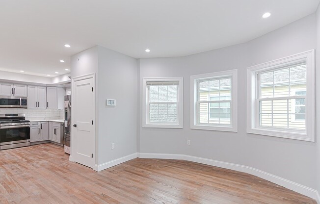 31 33 HIGHLAND CT