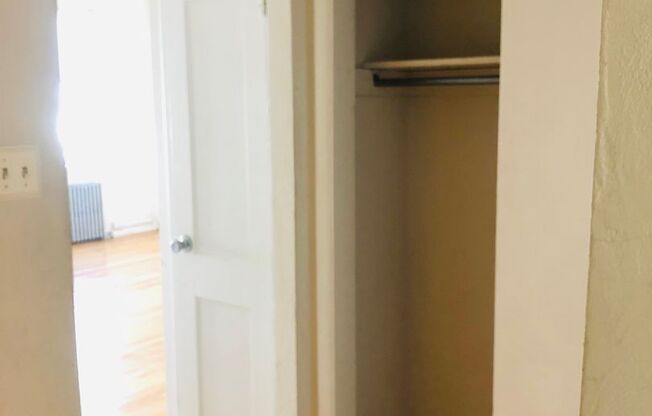 1 bed, 1 bath, 500 sqft, $1,299, Unit F706B