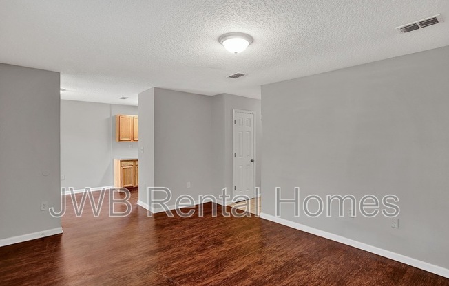 1518 27 ST W