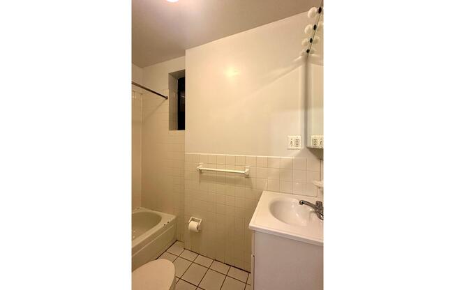 1 bed, 1 bath, $2,600, Unit 6