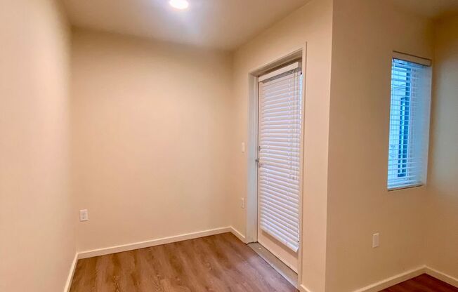 Studio, 1 bath, 175 sqft, $1,255, Unit 210