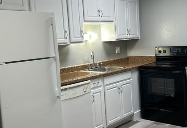 3 beds, 1 bath, 945 sqft, $1,600, Unit 1326 L1