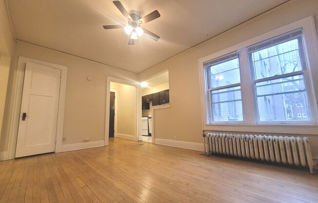 1 bed, 1 bath, $1,025, Unit 18