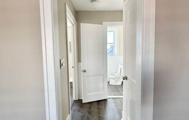 1 bed, 1 bath, 500 sqft, $950, Unit B-32