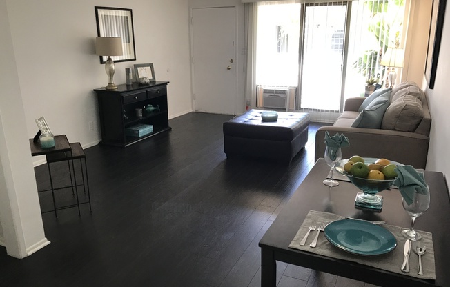 1 bed, 1 bath, $2,195, Unit 09