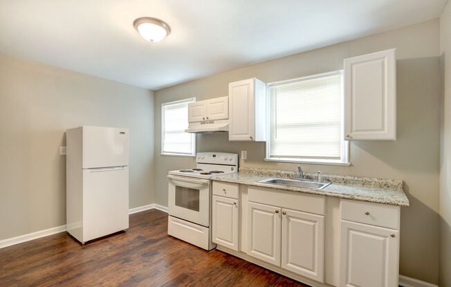 1 bed, 1 bath, $1,300, Unit B