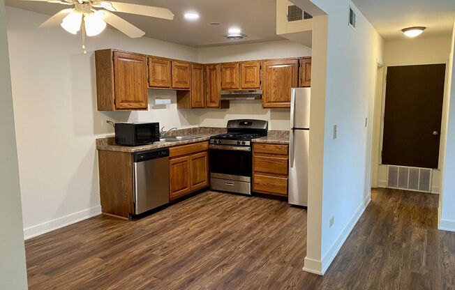 1 bed, 1 bath, 800 sqft, $1,665