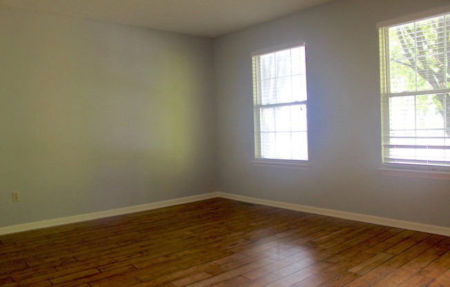 Cute Remodeled Townhouse for rent in Stonewall Heights!