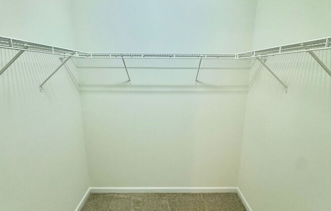 2 beds, 2 baths, 1,000 sqft, $1,325, Unit 327-203