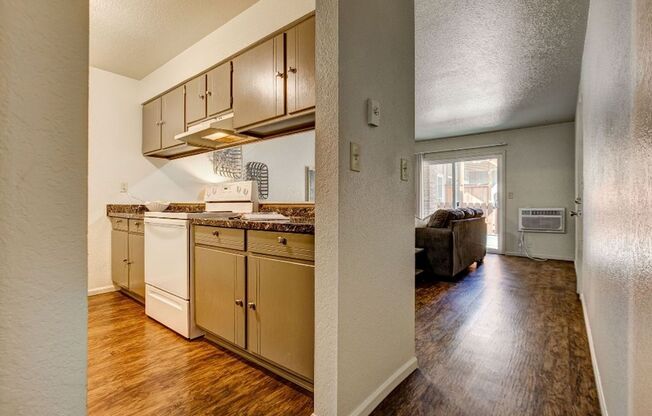 2 beds, 1 bath, 740 sqft, $1,499, Unit 814 - Unit 103
