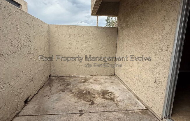 2 beds, 1 bath, 957 sqft, $999, Unit A