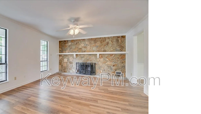 231 BROOKS DR