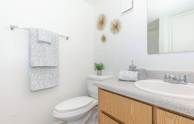 2 beds, 2 baths, 750 sqft, $949, Unit 303