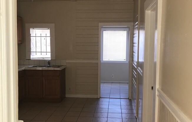 3 beds, 2 baths, $3,300