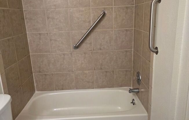 2 beds, 1.5 baths, 950 sqft, $1,350, Unit 51