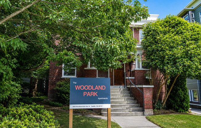3644 Woodland Park Apartments are located in Wallingford