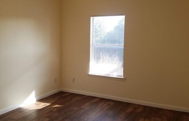 1 bed, 1 bath, $1,200