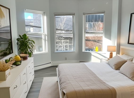 4 beds, 1 bath, 1,200 sqft, $4,000, Unit 3(2B)