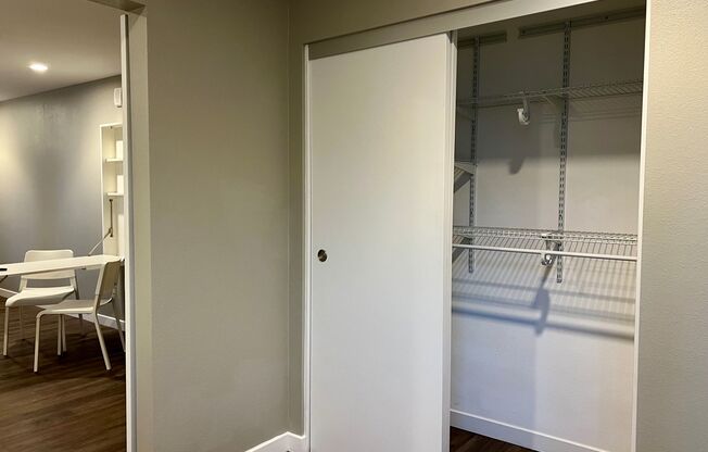 Studio, 1 bath, 323 sqft, $1,825, Unit 434-306