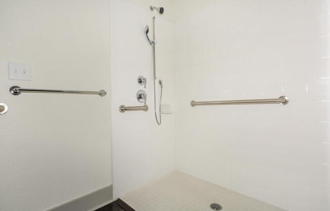 1 bed, 1 bath, 951 sqft, $1,533