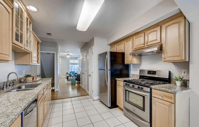 Bright 3Bedroom/2.5Bath in Canton Townhome