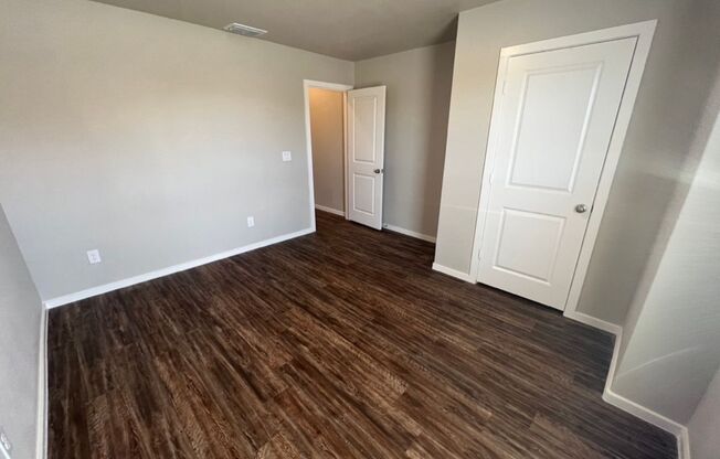 3 beds, 2 baths, $1,599