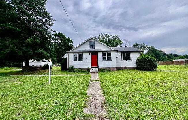 Charming Farmhouse in Chesapeake on .87 Acres