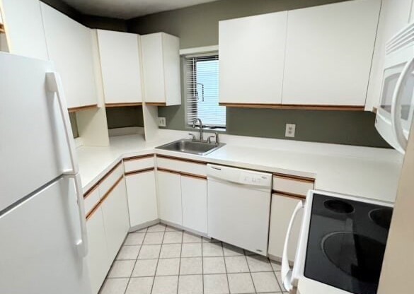 677 QUINCY SHR DR