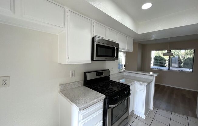 2 beds, 2 baths, $2,750, Unit C