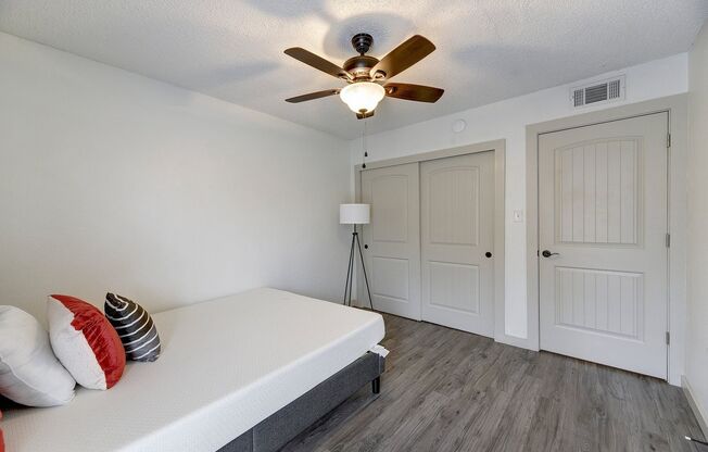 2 beds, 2 baths, 960 sqft, $2,100, Unit 203