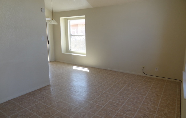 3 beds, 2 baths, $1,195