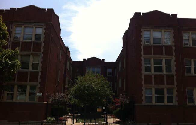 6700 S Indiana
