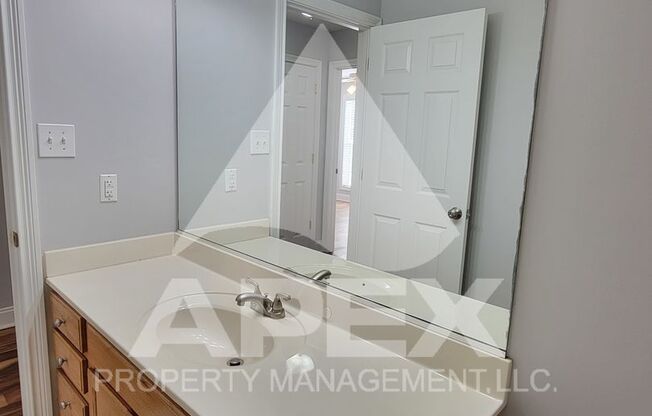 3 beds, 2 baths, $2,300