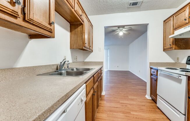 2BR Townhome on a Greenbelt!